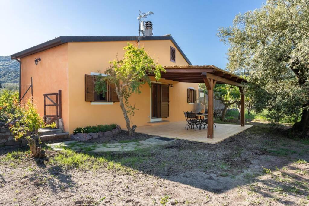 A Charming Country Cottage + Bikes And Kayaks Bosa Exterior foto